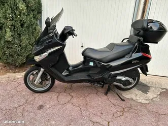 piaggio xevo 400