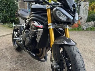 triumph speed triple 1200 rs