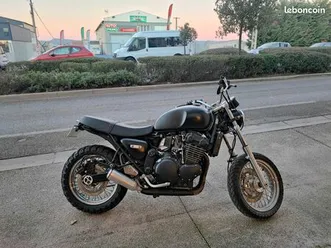 moto triumph legend tt 900 thunderbird carbu 3 cylindres