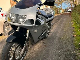 suzuki 750 gsxr strad