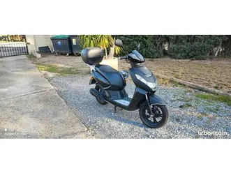 scooter peugeot 50 cc kisbee black édition