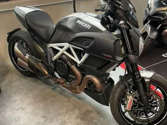 ② ducati diavel carbon 1200