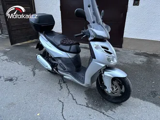 aprilia sportcity cube 300