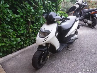 scooter piaggio typhoon blanc