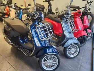 ② 2x vespa primavera 2024 150km vol opties