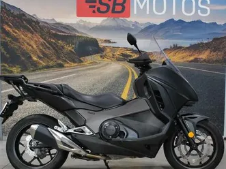 ② honda integra 750 nc750d (année de construction 2016)