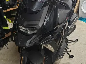 scooter bmw c400x super état