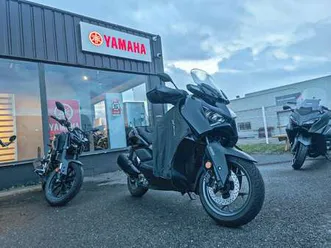 yamaha x-max 300