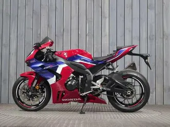 ② cbr1000rr