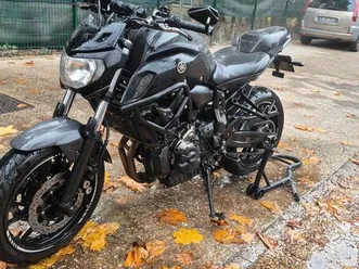 vente/échange yamaha mt-07 a2 - très équipée