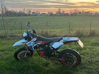 moto 50 cc rieju met trophy