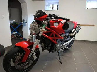 ducati monster 696