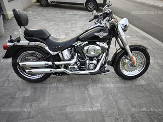 kess-tech kipufogó. 200-as hátsógumi. vezetett szervízkönyvvel. szép állapotban.