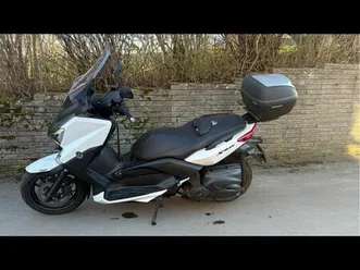 yamaha x-max 400
