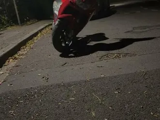 yahmaha aerox mit 25 papiere