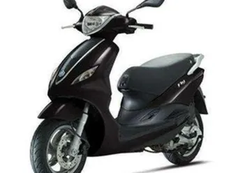 mooie piaggio fly 4-takt 50cc zwart, weinig kms! — scooters | piaggio — marktplaats