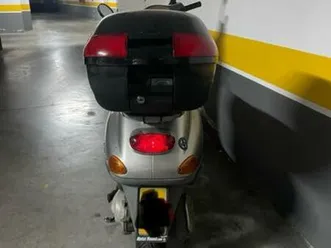 vespa - 50 et2