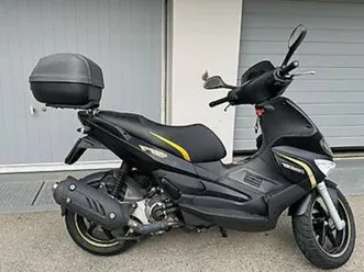 très beau scooter gilera runner 125cm3