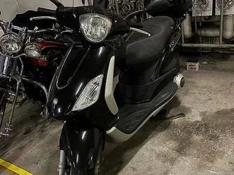 piaggio fly 125 schwarz canton basel-landschaft -