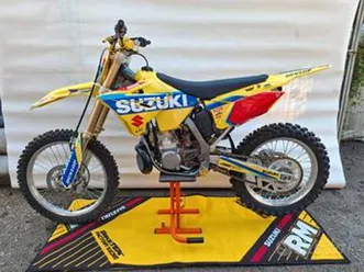 suzuki rm 250 2t del 2004 come nuovo solo 20 ore