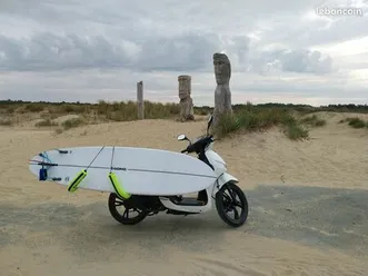 peugeot scooter tweet 50 deux places, parfait état 14700 km + couvre jambe + support surf patrack