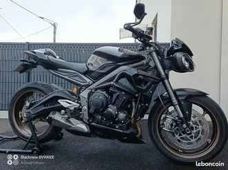 triumph street triple 765 rs carbon black