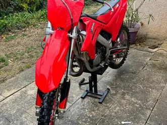 125 cr 2001