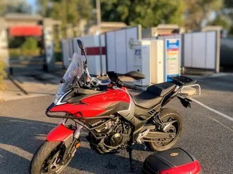 voge 500 ds + top case et feux additionnels