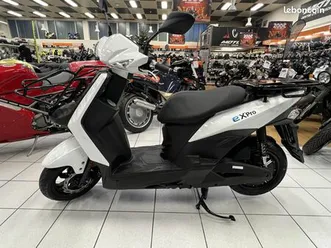 sym e-xpro 45 km/h 50 cm3