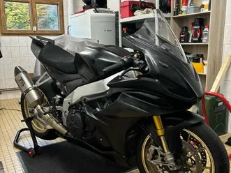 aprilia rsv4 factory