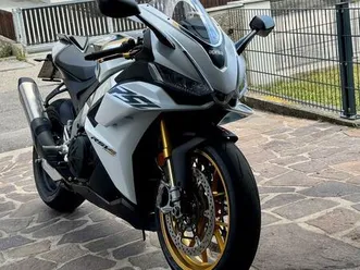 aprilia rsv4 factory ultra gold limited wie neu zubehör