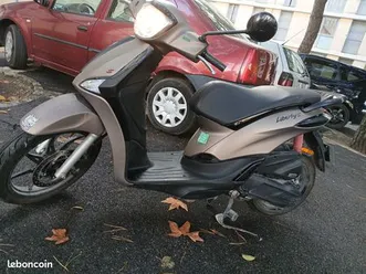 scooter piaggo liberty 50