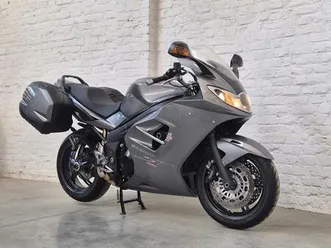 ② triumph sprint st 1050 abs @motomobilia