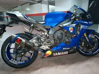 yamaha - yzf r1