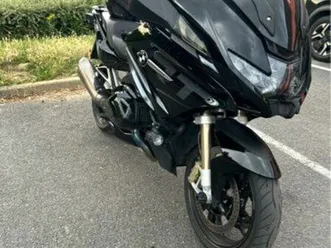 bmw r1250 rt triple black akra + options