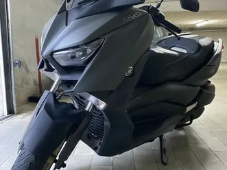 xmax 300 tech max carcavelos e parede