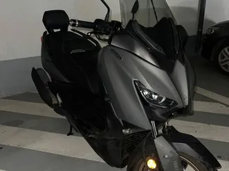 xmax 125 techmax (avec casque et cadenas u)
