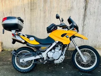 moto bmw 650 gs prête à rouler