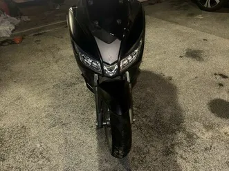 vend aprilia sxr