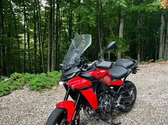 yamaha tracer 9 rosso