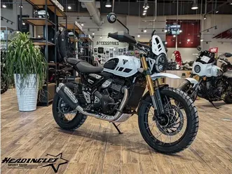 2026 triumph scrambler 400 xc // vanilla white