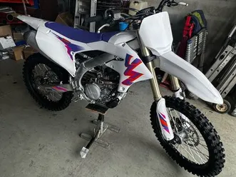 250-yzf-yamaha-50th-anniversaire