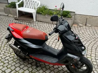 aprillia sr50 street