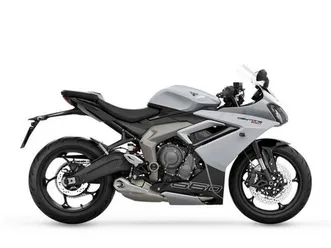 2025 triumph daytona 660 snowdonia white/sapphire black