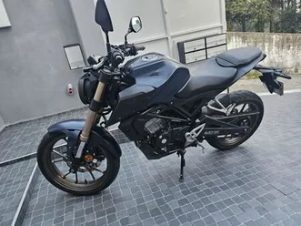 vendo cb125r 2023 com 13 mil km. ou troco por carro ou mota ramada e caneças