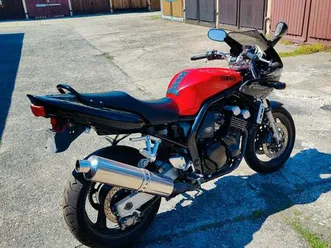 yamaha fzs 600