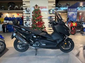 yamaha xp t-max 530 dx tech black 112€/mois* gtie 12 mois 2017 530 cm3 | scooter | 16 900 km | noir | 83520 roquebrune sur argens