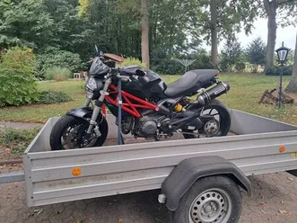 ducati monster 796 black davil