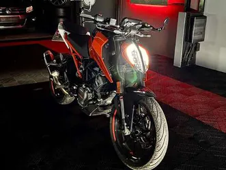 ?ktm duke * édition *125 cc* led ?