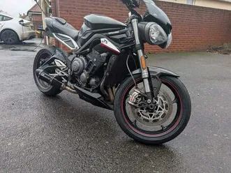 triumph street triple 765 rs naked petrol manual x-ring euro 4 (122 ps) 765 cc